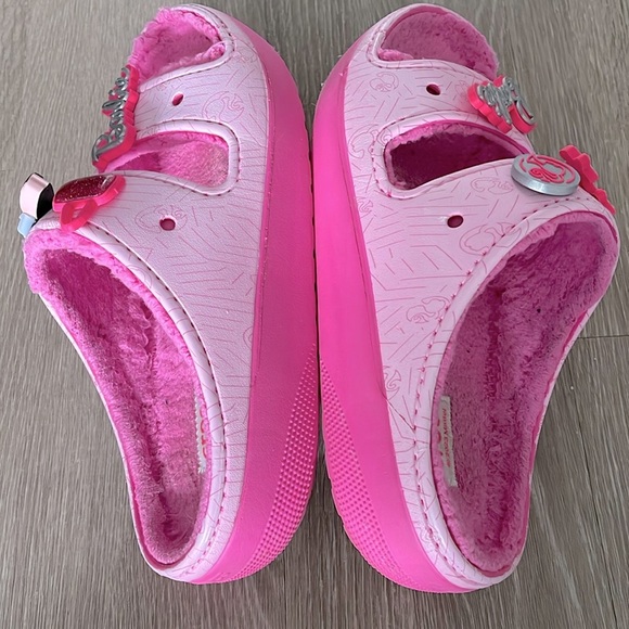 Limited Edition 2024 Mattel Barbie Crocs Cozy Sandal Pink Women’s Size 10 - Picture 6 of 6